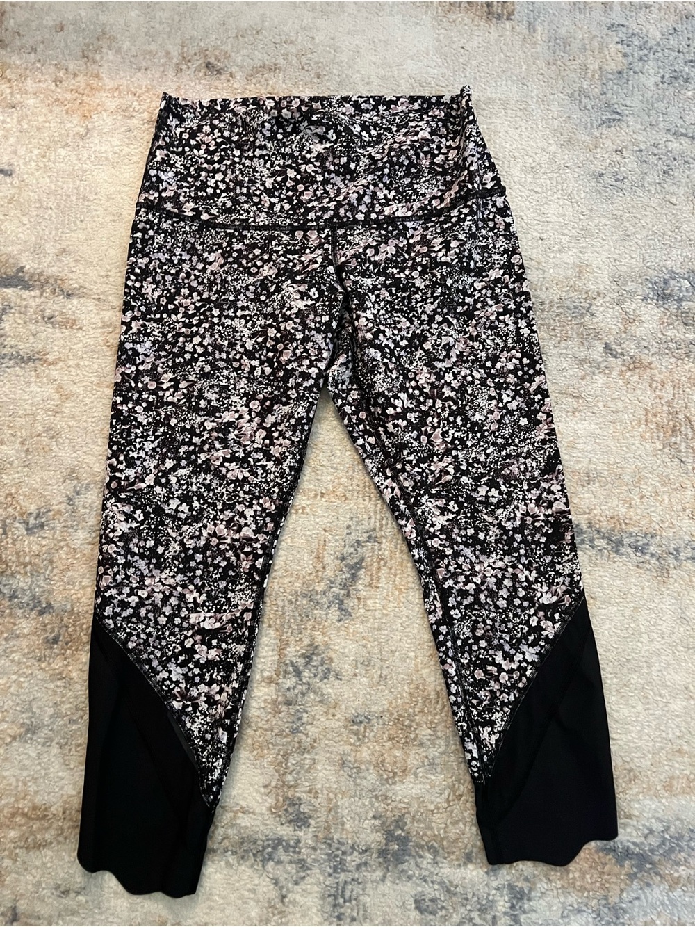 Lululemon size 9 Floral Print High-Waist Active Capri Leggings - Black & Pink